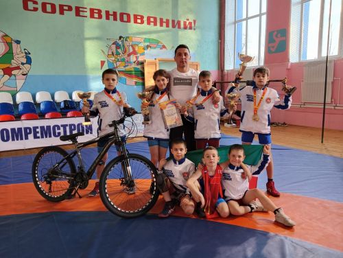 Заинские спортсмены стали призерами по вольной борьбе на турнире в Чувашской Республике