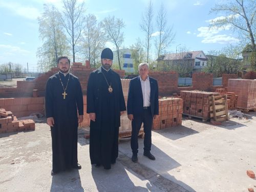 Епископ Мефодий Зәйдә чиркәү төзелеше белән танышты