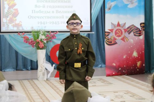 В Заинске на конкурсе чтецов «Звонкое эхо Победы» дошколята рассказали стихи о войне