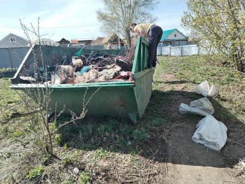 Активные жители Заинска убрали мусор с заброшенных участков