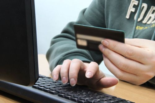За неделю мошенники обманули заинцев на около 3 млн рублей