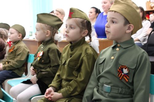В Заинске на конкурсе чтецов «Звонкое эхо Победы» дошколята рассказали стихи о войне