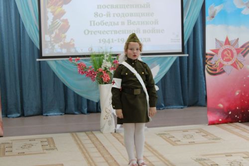 В Заинске на конкурсе чтецов «Звонкое эхо Победы» дошколята рассказали стихи о войне