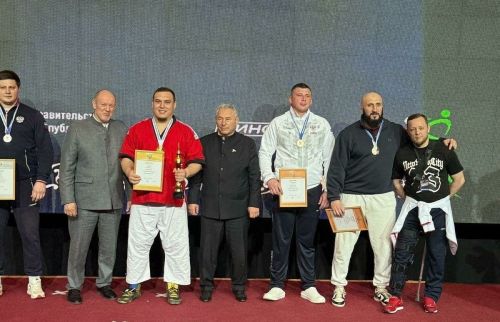 Зәй көрәшчесе Радик Сәлахов – Россия чемпионаты җиңүчесе