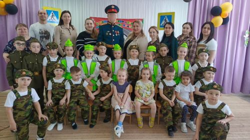 Заинские дети встретили героя: боец СВО рассказал о войне