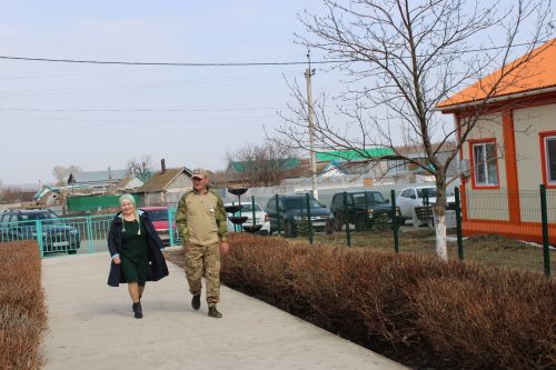 Имәнленең батыр йөрәкле егетләре авылдашлары белән очрашты