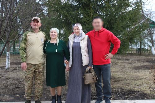 Имәнленең батыр йөрәкле егетләре авылдашлары белән очрашты