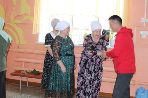 Имәнленең батыр йөрәкле егетләре авылдашлары белән очрашты
