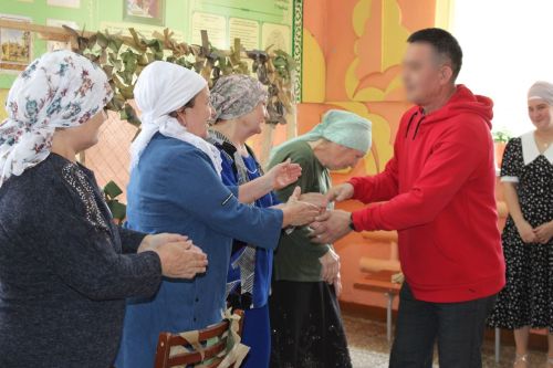 Имәнленең батыр йөрәкле егетләре авылдашлары белән очрашты