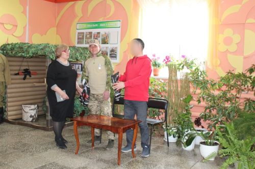 Имәнленең батыр йөрәкле егетләре авылдашлары белән очрашты