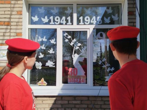 Жители Заинского района присоединились к всероссийской акции «Окна Победы»