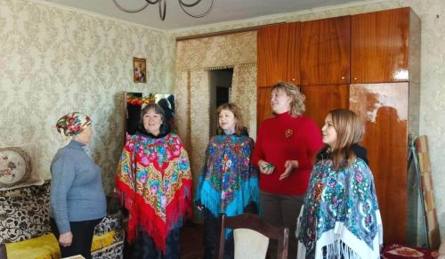 Мирный мәдәният хезмәткәрләре бистәдә яшәүчеләрне Бөек Җиңүнең юбилее белән котлыйлар