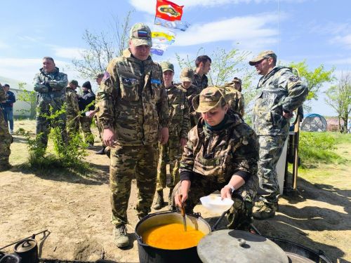 Зәй районы башлыгы Волгоградта эзләнү эшләре алып баручы эзтабарлар янында булды