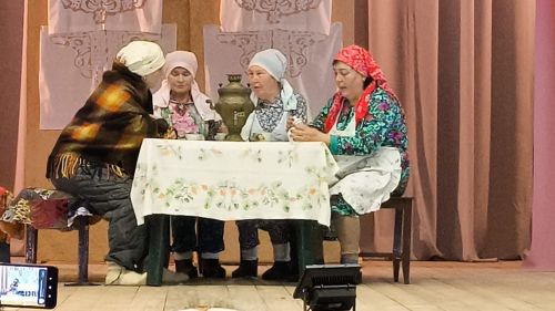 Бигешлеләр Сәет Шәкүровның «Тол хатыннар, тол кызлар» спектаклен тәкъдим итте