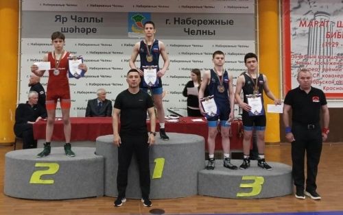 Данил Карпов из Заинска стал чемпионом регионального турнира по вольной борьбе