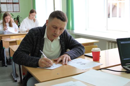 Мәскәүдә госпитальдә дәваланучы Зәй хәрбие янында танылган Россия актеры булды