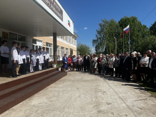 В Заинском районе к 145-летию Нижнебишевской школы презентовали новую книгу