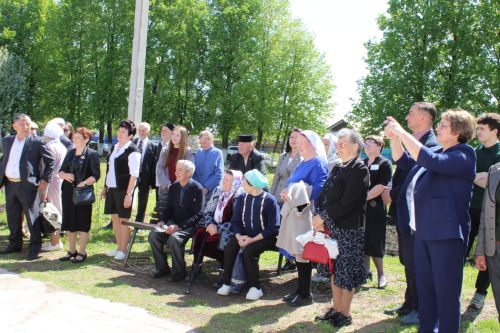 Выпускники и педагоги поделились воспоминаниями о Нижнебишевской школе