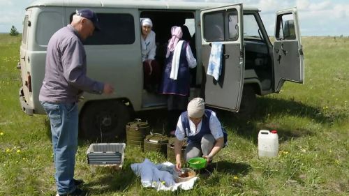 В Заинском районе работают столовые «на колесах»