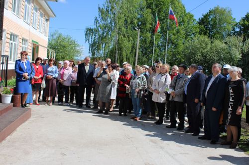 Выпускники и педагоги поделились воспоминаниями о Нижнебишевской школе