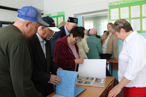 Выпускники и педагоги поделились воспоминаниями о Нижнебишевской школе