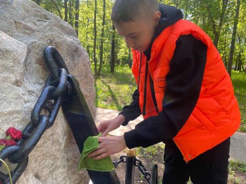 Заинская молодежь помогла по хозяйству родным участников специальной военной операции
