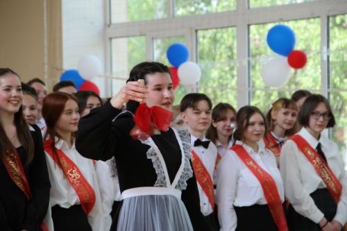 Иртәгә район-шәһәр мәктәпләрендә  соңгы кыңгырау чыңлаячак