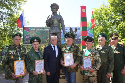 В Заинске отметили День пограничника