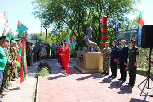 В Заинске отметили День пограничника