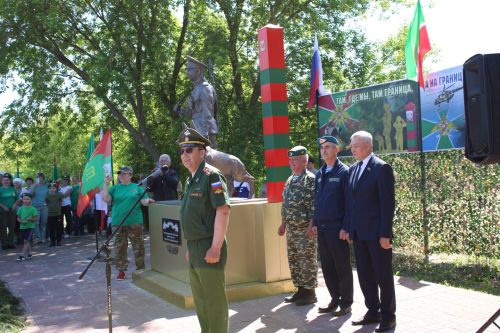 В Заинске отметили День пограничника