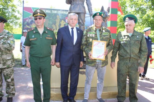 В Заинске отметили День пограничника