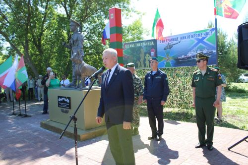 В Заинске отметили День пограничника