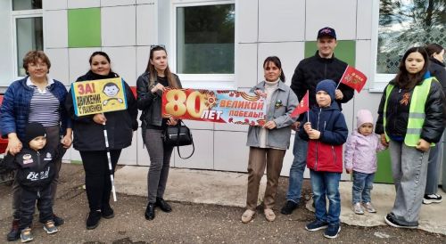 «Победе – безопасные дороги!»: в детском саду «Дюймовочка» прошел родительский патруль