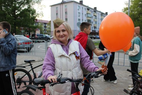 Около 200 заинцев проехали по улицам города на велосипедах в честь 80-летия Победы