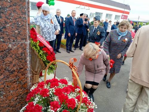 Җиңү бәйрәме ул – сугыш һәм хезмәт батырларын хөрмәтләү дә, хәтерләрне ныгыту көне дә