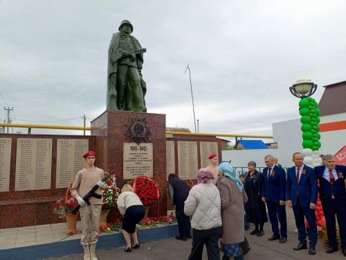 Җиңү бәйрәме ул – сугыш һәм хезмәт батырларын хөрмәтләү дә, хәтерләрне ныгыту көне дә