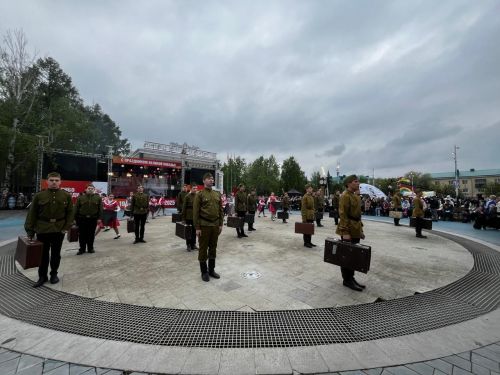 В театрализованном представлении в День Победы в Заинске приняли участие около 500 человек