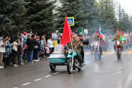 Фоторепортаж с празднования 80-летия Великой Победы в Заинске