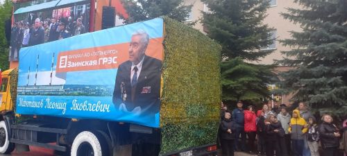 Зәйдә Җиңү көненә багышланган парад үтә