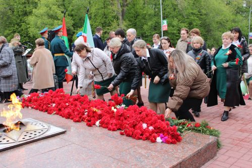 Фоторепортаж с празднования 80-летия Великой Победы в Заинске