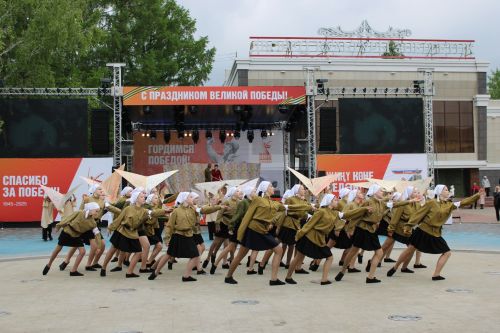 Фоторепортаж с празднования 80-летия Великой Победы в Заинске