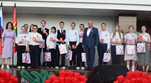 Зәйдә Россия көнендә яшь ватанпәрварларга паспортлар тапшырылды