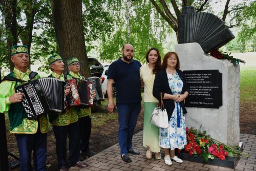 Заинцы почтили память бывшего главы района Рината Фардиева