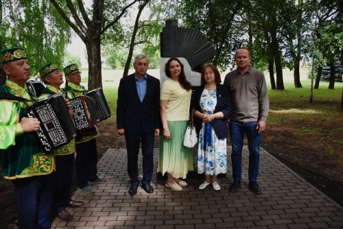 Заинцы почтили память бывшего главы района Рината Фардиева