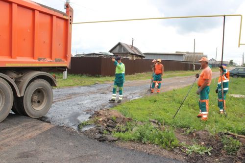 Иске Зәй бистәсенең Орджоникидзе  урамына яңа асфальт җәелде