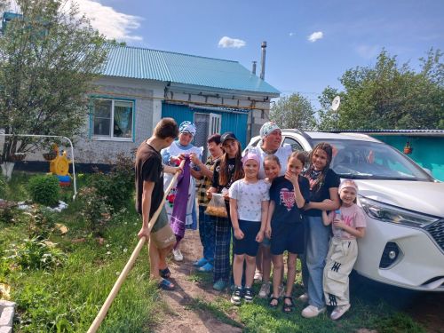 Сармашбашлылар ил-көннәребез тыныч булсын дигән теләктә Сабантуйга бүләкләр чыгарды