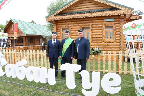Заинское подворье на Сабантуе в Казани
