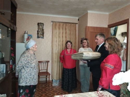 В Заинске поздравили 95-летнюю юбиляршу