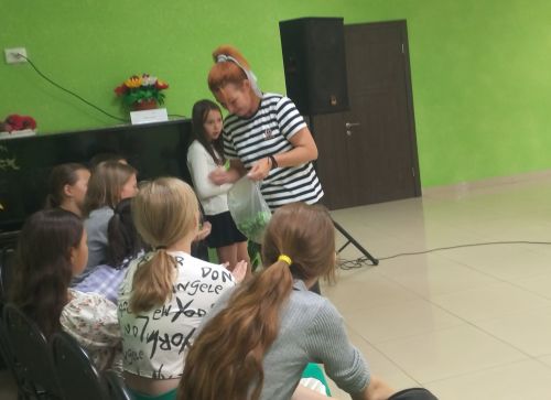 В микрорайоне Мирный прошёл танцевальный флешмоб «Будь здоровым! Танцуй!»