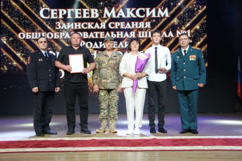 Яркие кадры с Выпускного в Заинске